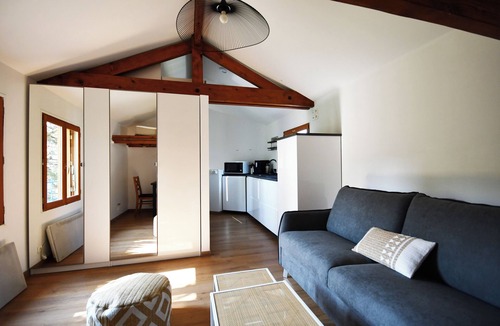 Bures-sur-Yvette Apartment | Studio Confort Sérénité La Halte du Pèlerin