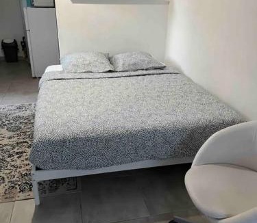 Roaix House | Studio cosy et climatisé - Tout équipé - Parking privé