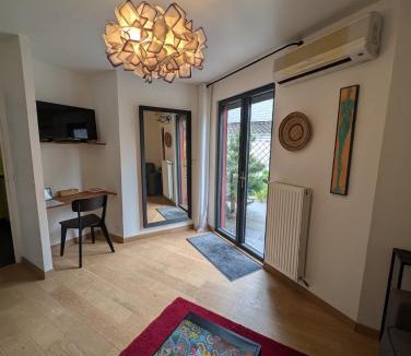 Adamville House | Studio cosy avec jardin et clim - proche Paris