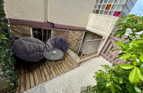Adamville Apartment | Studio cosy indépendant avec kitchenette et jardinet, proche Paris