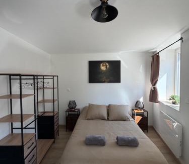 Villersexel Apartment | Studio cosy neuf, Cafe offert, Fibre et entree autonome