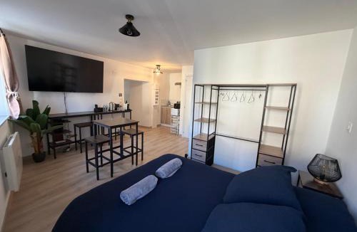 Villersexel Apartment | Studio cosy neuf, Cafe offert, Fibre et entree autonome