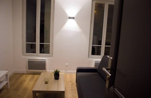 Chatillon Apartment | Studio d'art et de lumière