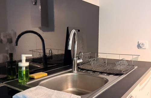 Bonnelles Apartment | Studio Duplex Avec spa et Cour Privée