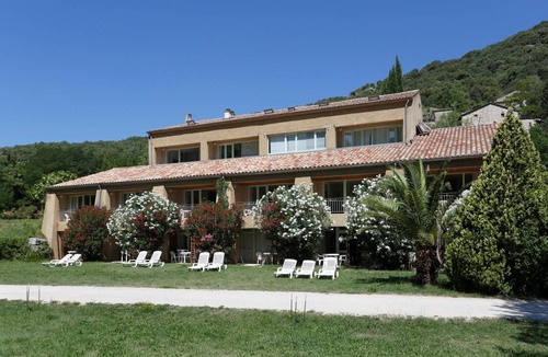 Vallon-Pont-d'Arc Apartment | Studio flat ∙ 1 bedroom ∙ 4 guests