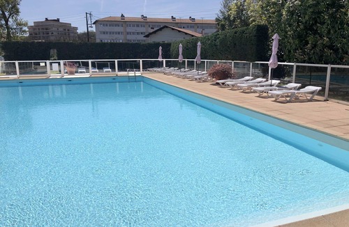 Ciboure Apartment | Studio for 4 people with terrace, ideally located, residence with swimming pool