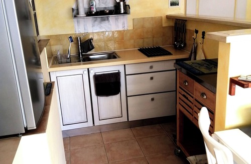 Villes-sur-Auzon Apartment | Studio in a Provençal villa with a pool in the Mont Ventoux Nature Park