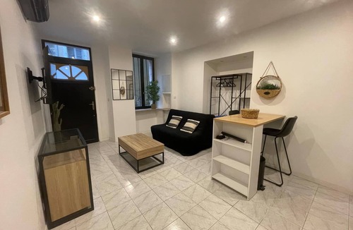 Pont-Saint-Esprit Apartment | Studio in the historic center of Pont-Saint-Esprit