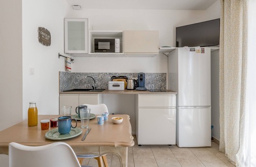 Taillades Apartment | Studio "La Cigale" with Mountain View, Wi-Fi, and Air Conditioning