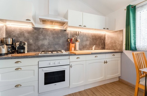 Bedoin Apartment | Studio 'La Petite Maison' with view of Mont Ventoux, Wi-Fi and air conditioning