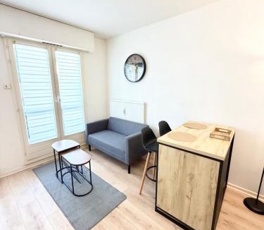 Gray Apartment | Studio le Devosge