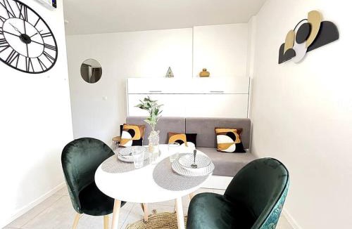 Romans-sur-Isere Apartment | Studio Lumière du Centre - Parking - Romans