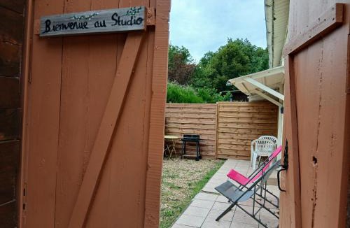 Boulazac-Isle-Manoire Apartment | Studio meublé au vert - 3km de Périgueux