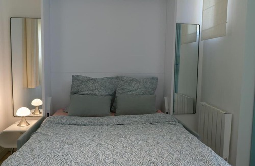 Bagneux Apartment | Studio Neuf, Meublé PS2-5 avec climatisation et parking payants