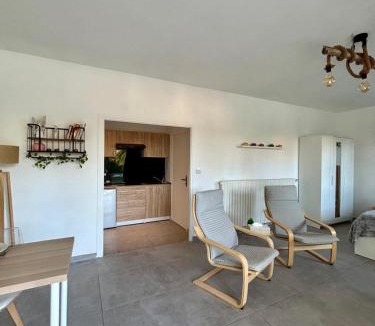 Livron-sur-Drome Apartment | Studio Nid du Perrier