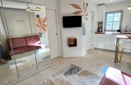 Ecusson Apartment | STUDIO Noon by Home&Art