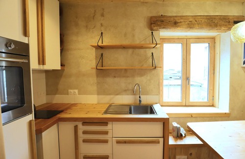 Notre-Dame-du-Pre Apartment | Studio Notre Dame du Pré, Mountain View, Wi-Fi, Sleeps 4