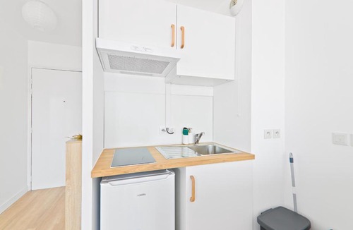 Vigneux-sur-Seine Apartment | Studio Orly 15 min I Balcon, cuisine, Wi-Fi rapide