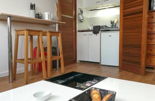 Up 1.5 Saint-Ferreol Apartment | Studio proche centre ville avec Garage Machine à Laver