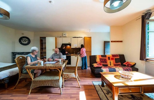 Arbigny Villa | Studio with a hot tub, sleeps 6