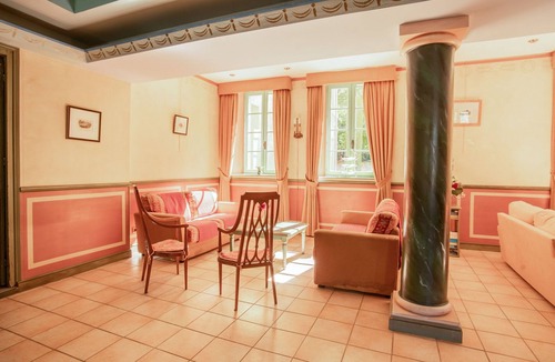 Montbrun-les-Bains Apartment | Studio with pool in garden Park, naerby spas and views at the Mont Ventoux.