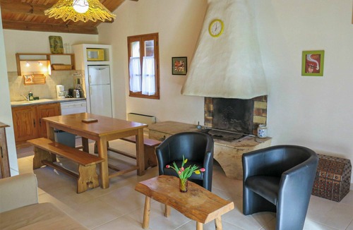Blanquefort-sur-Briolance House | Stunning private villa for 4 people with WIFI, private pool, TV, terrace and pets allowed