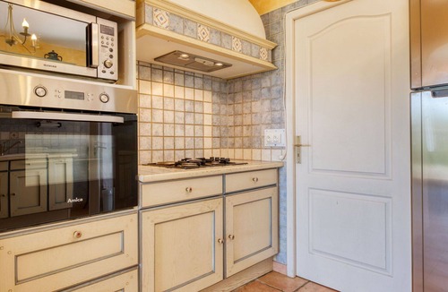 Saint-Germain-dEsteuil House | Stunning private villa for 6 people with private pool, WIFI, TV, terrace and pets allowed