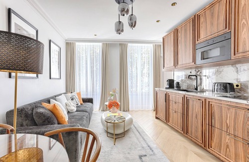 14th Arrondissement Apartment | Stunning Apartment for 4 PPL - Montparnasse