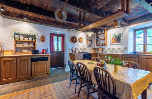 Rueyres House | Stunning, family-friendly farmhouse; large garden, safe private pool