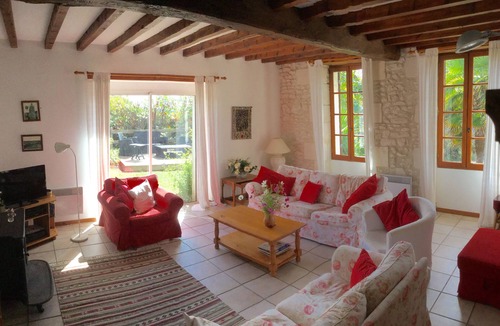 Saint-Fort-sur-Gironde House | Stunning stone house and annexe with large private heated Pool. Amazing views!