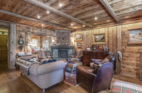 Val-d'Isere Apartment | Stunning High-End Mountain Apartment with Refined Charm in Val-d'Isère