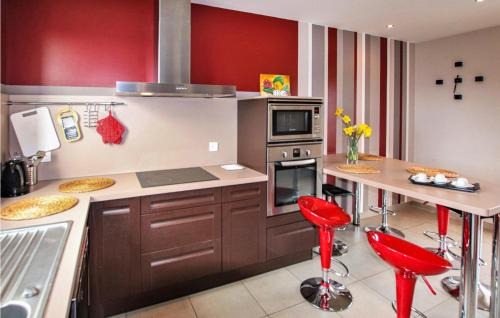 Lussas House | Stunning Home In Lussas