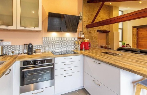 Solutre-Pouilly House | Stunning home with garden and access to the Roche de Solutré - sleeps 15