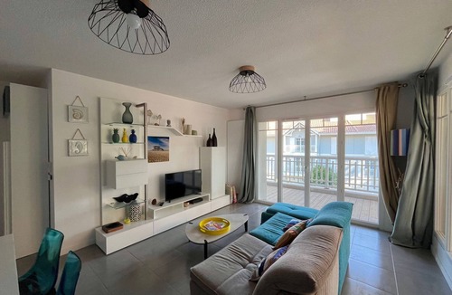 La Teste-de-Buch Apartment | Stunning Top-Floor Apartment with Pool, Large Deck, Near Dune du Pyla