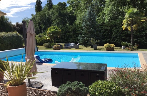 Bourg-de-Peage Villa | Sublime air conditioned Villa - huge swimming pool inside a large park
