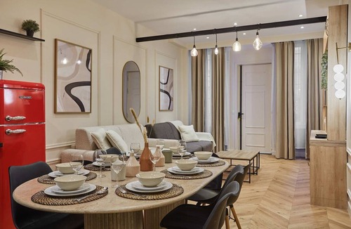 Porte-Saint-Martin Apartment | Sublime apartment in the heart of Paris 10 people