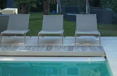 Thiais House | Sublime house with cinema gym swimming pool and sauna