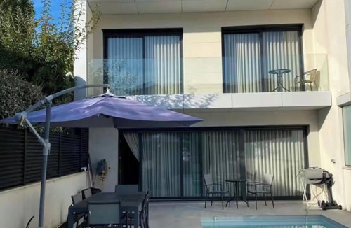 Thiais House | Sublime house with cinema gym swimming pool and sauna
