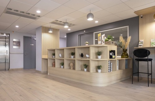 Quartier Saint-Leon Condo | Suite Équipée à 200m du Centre | Accès Piscine