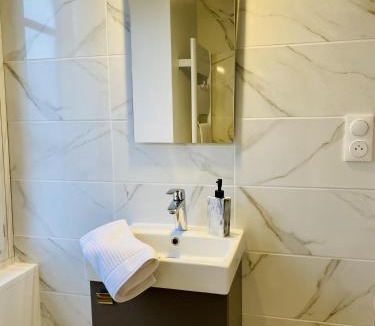 Montceau-les-Mines Apartment | Suite 24 L'Annexe