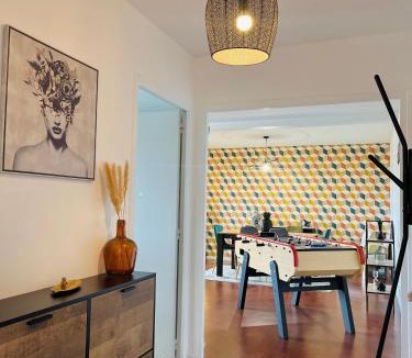 Epinal Apartment | Suite Armonia - 4 Chambres, Parking, Babyfoot