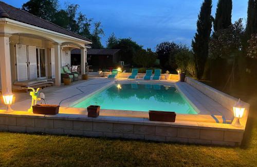 Laneuvelotte Bed & Breakfast | Suite dans villa provençale avec parking et piscine