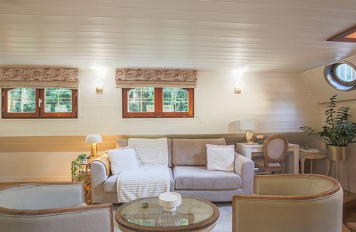 Besancon Boat Rental | Suite Deluxe Vue sur Rivière