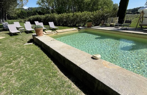 Loriol-du-Comtat House | Suite-Luxury-Ensuite with Bath-Park view