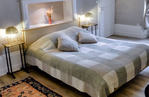 Poligny Bed & Breakfast | Suite Privée Dans un Élégant Hôtel Particulier au Coeur de Poligny