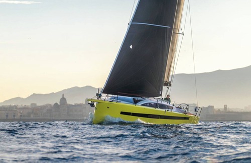 French Atlantic Coast Boat Rental | Sun-Kissed Sailing Adventure in Antiguo Puerto de La Rochelle