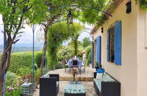 Villes-sur-Auzon Villa | Sunny Provence Getaway
