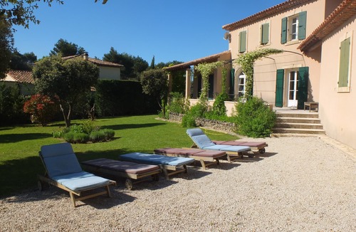 L'Isle-sur-la-Sorgue Villa | Superb air-conditioned country house in a quiet location with heated secure swimming pool