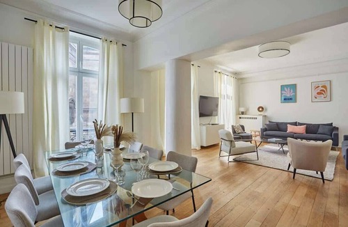 Saint-Vincent-de-Paul Apartment | Superb apartment Center of Paris-Montmartre