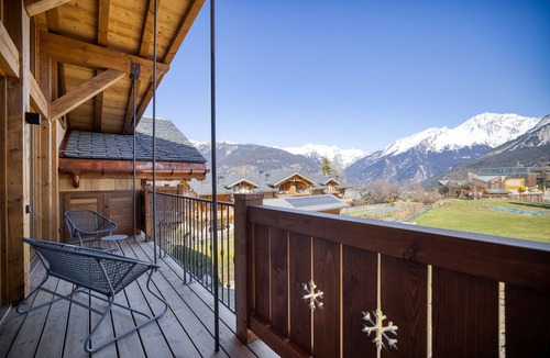 Le Praz Apartment | Superb apartment*, triple exposure, top floor, Courchevel Le Praz